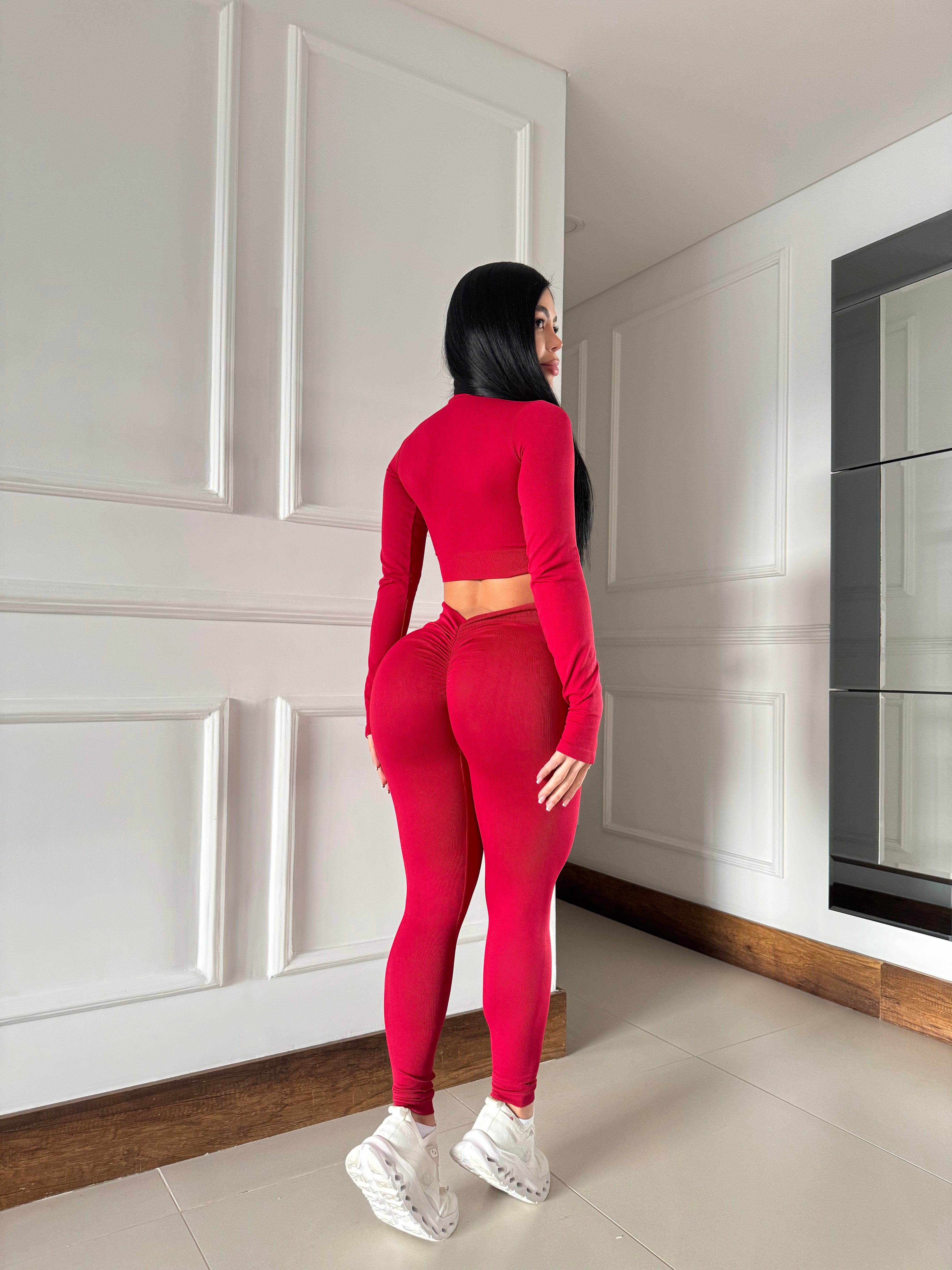 Set_Deportivo_Pulse_Form_Ropa_Deportiva_Vista_Atrás